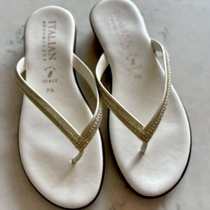 Italian Shoemakers white “Minley” Thong sandal